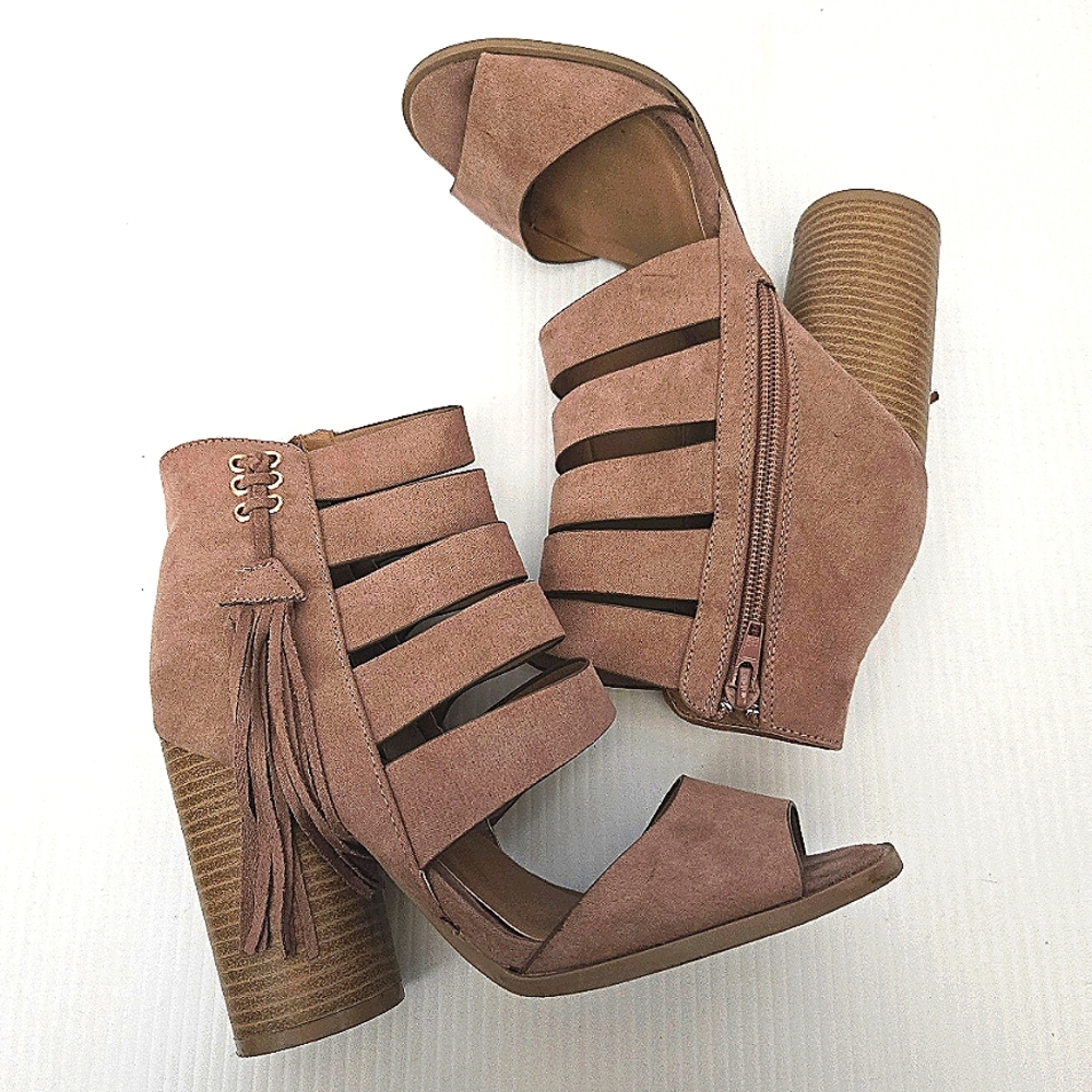 Qupid Mauve Strappy Heels with Block Heel Size 6 Side Zip